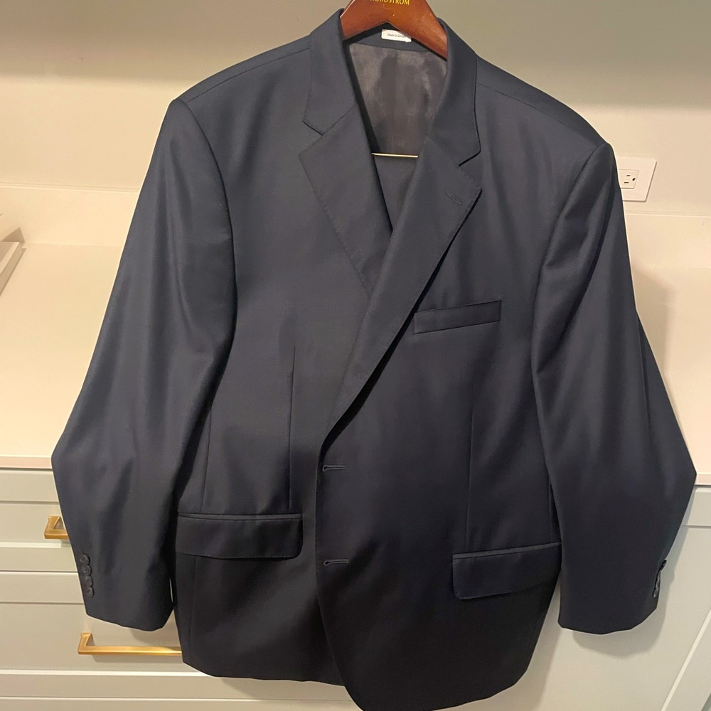 Peter Millar size 50R Navy Blue Suit. Only one once. New in Fall of 2022.